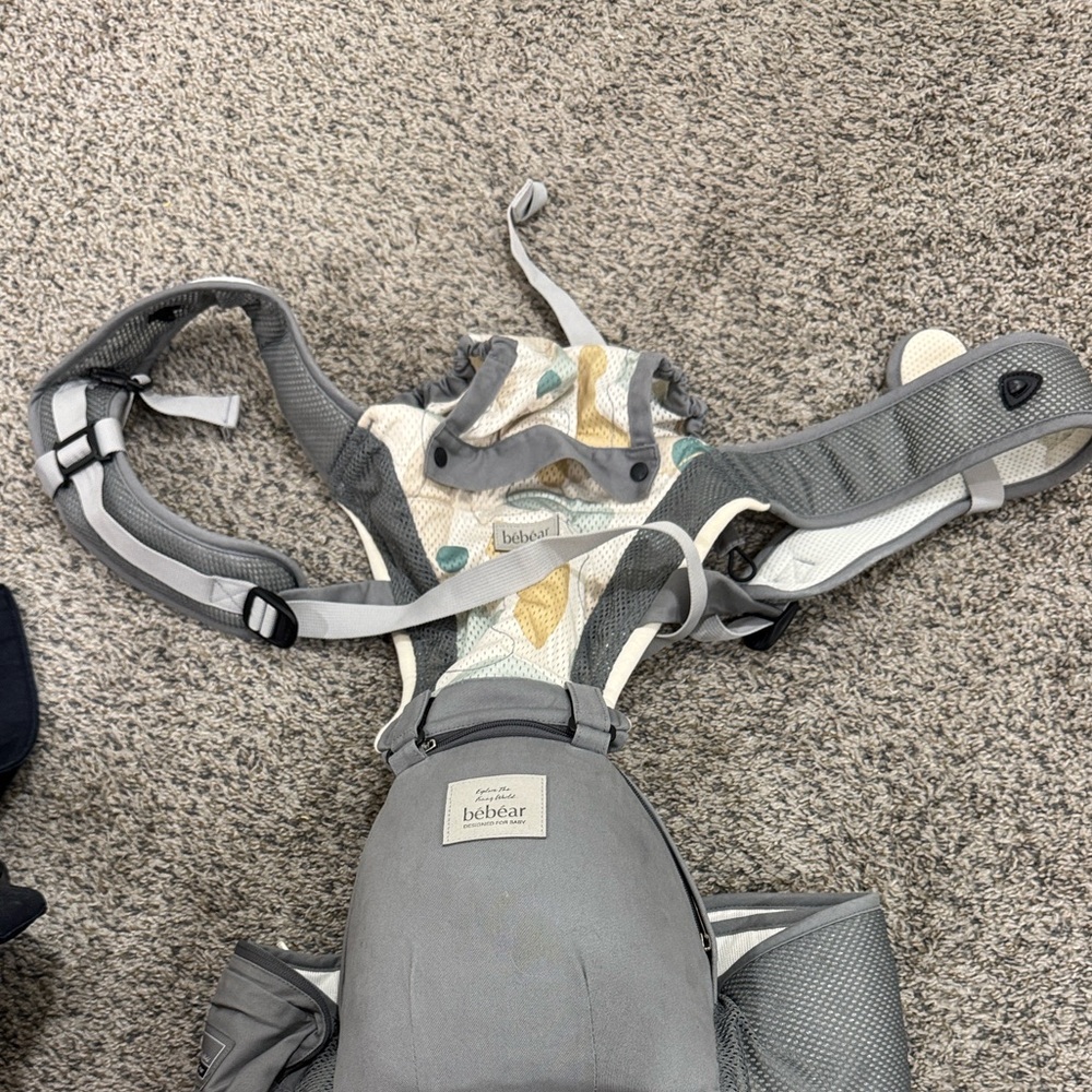Bebear Multifunction Hip Seat Carrier in Gray
